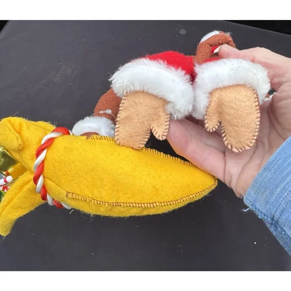 Annalee 12” Sitting Christmas Monkey Holds Banana w/Gifts #750808 w/Tag -TO9